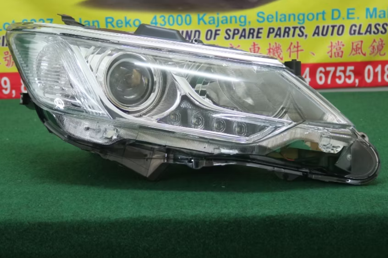 TOYOTA CAMRY 2015-2017 ACV50/ASV51 HEAD LAMP RH/LAMPU BESAR KANA
